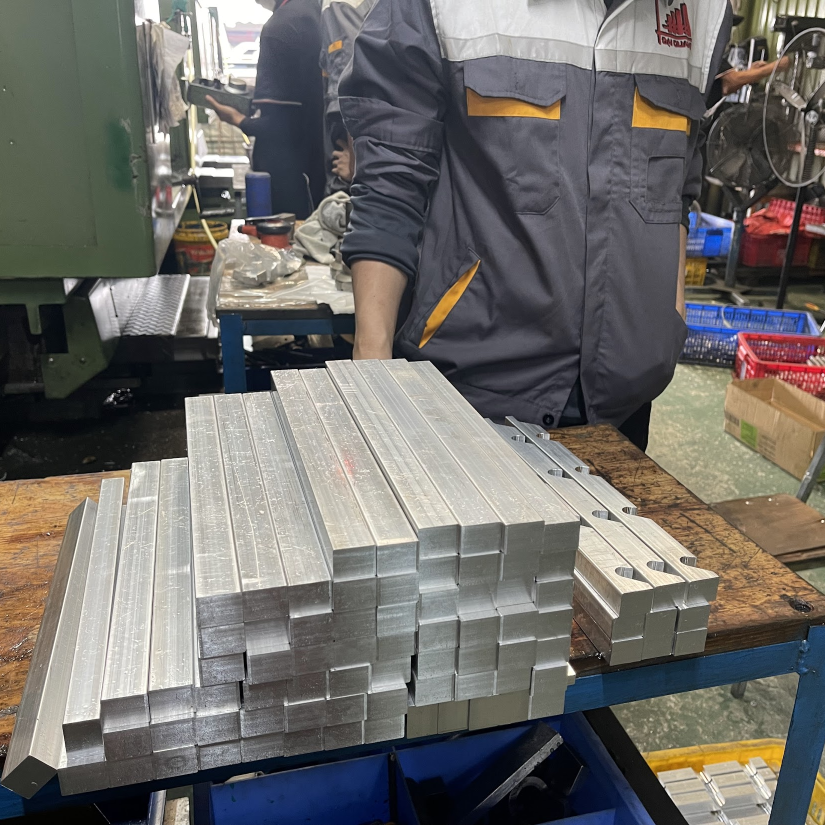 LINH KIỆN NHÔM THEO BẢN VẼ #GiaCongNhomCNC 