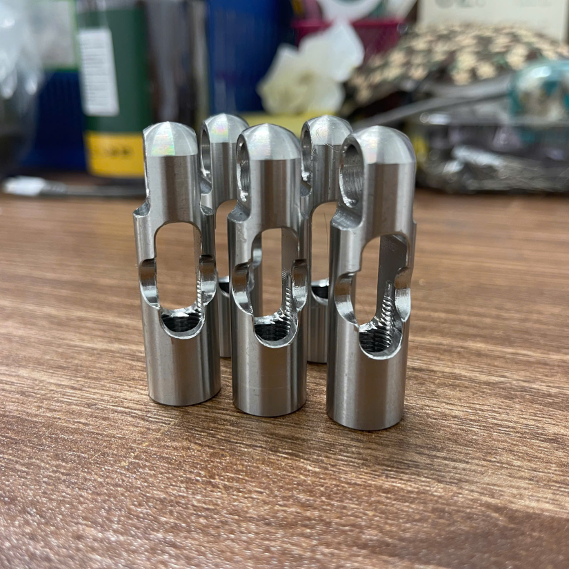 ĐẦU REN INOX