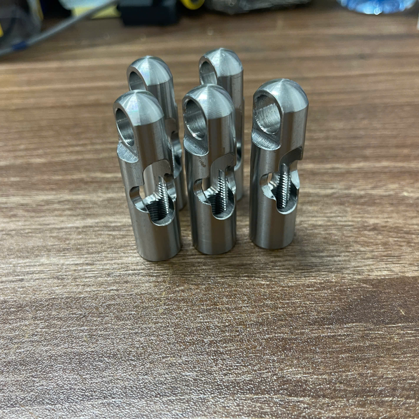 ĐẦU REN INOX